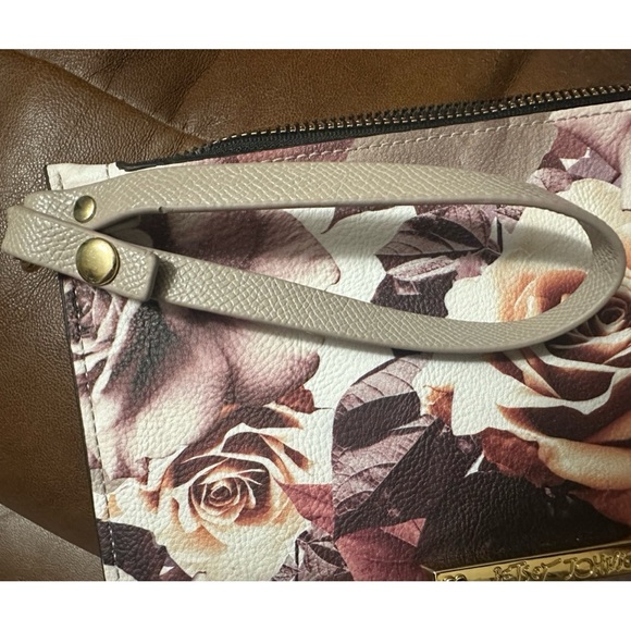 Betsey Johnson Floral Wristlet NWOT - Picture 8 of 12